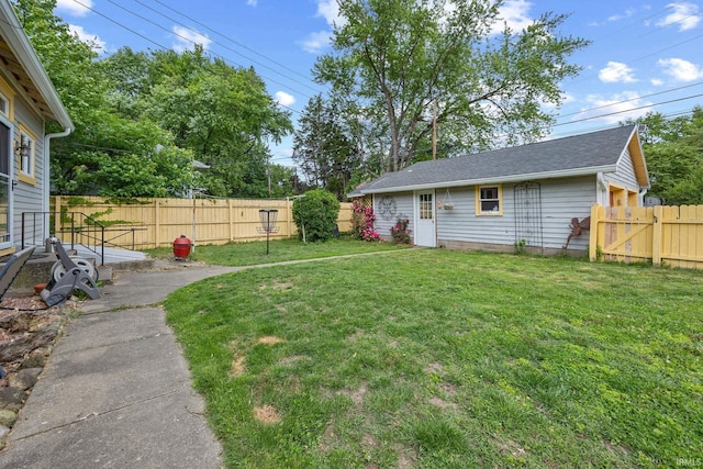 1824 Maple St, Lafayette, IN 47904 - view of yard featuring a gate
