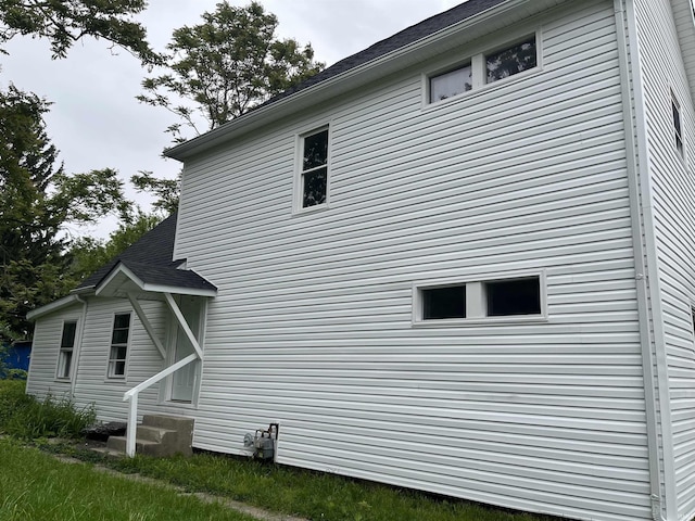 1024 W Powers St, Muncie, IN 47305 - view of side of property featuring entry steps