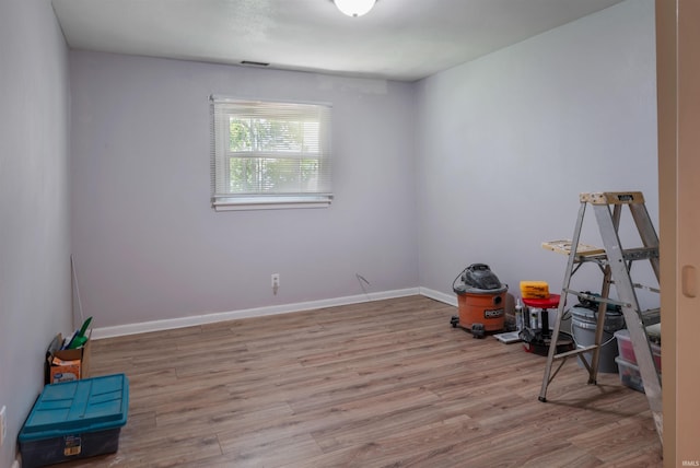 1591 W 100 N, Hartford City, IN 47348 - miscellaneous room featuring wood finished floors and baseboards