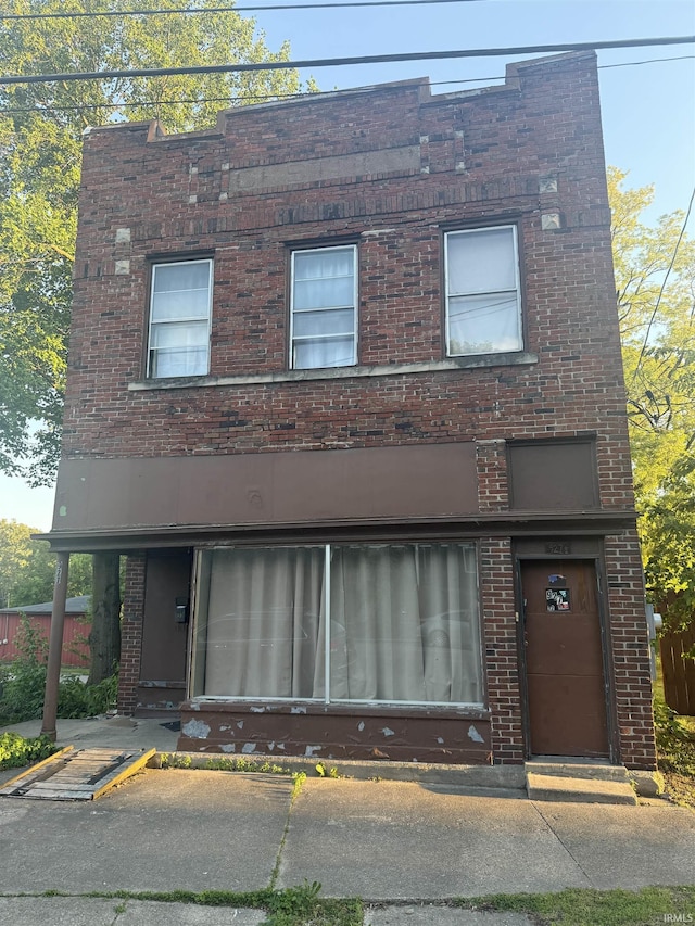 927 Erie Ave, Logansport, IN 46947 - front facade featuring brick siding