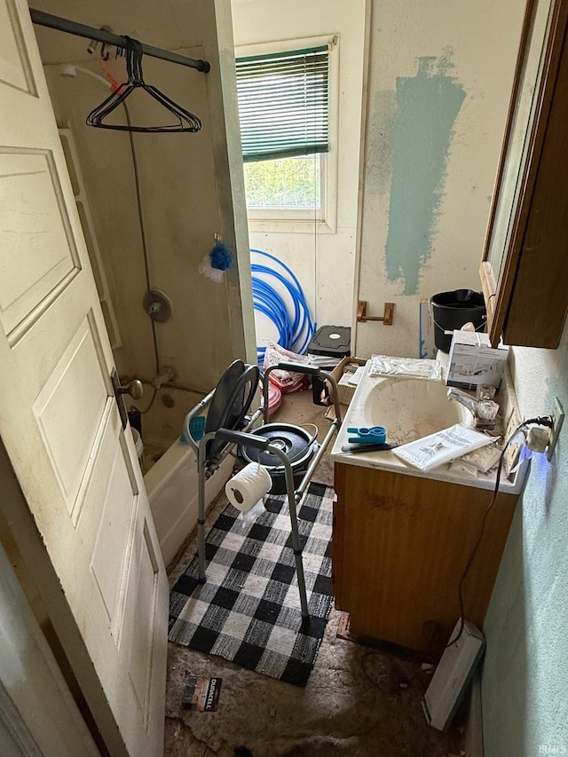 11 Water St, Huntington, IN 46750 - full bath featuring vanity and shower / bath combination