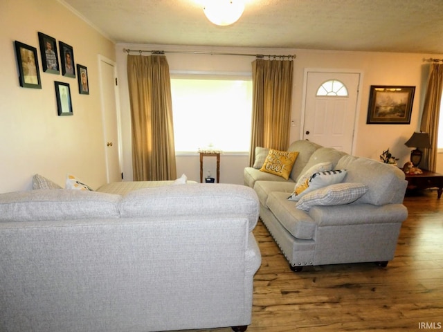 105 Shawnee Dr, Bedford, IN 47421 - living area with wood finished floors