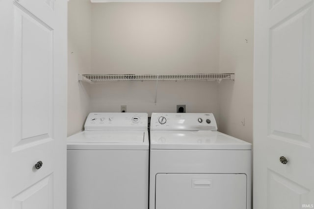 5248 Coventry Ln, Fort Wayne, IN 46804 - laundry room with washer and dryer