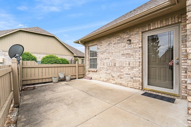 5248 Coventry Ln, Fort Wayne, IN 46804 - view of patio / terrace