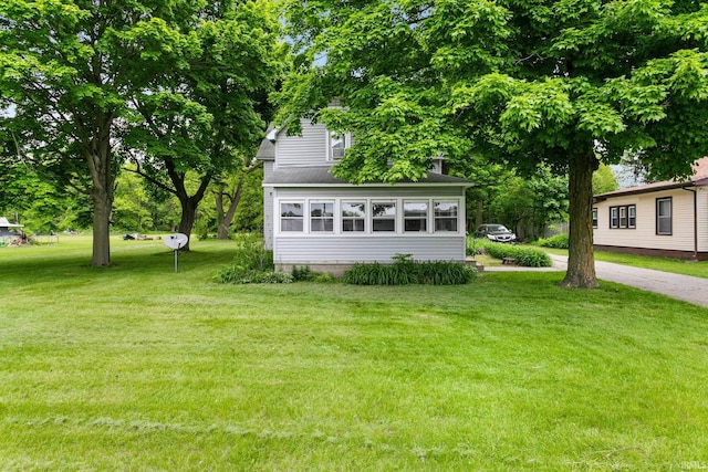 1540 Edwardsburg Ave, Elkhart, IN 46514 - view of grassy yard
