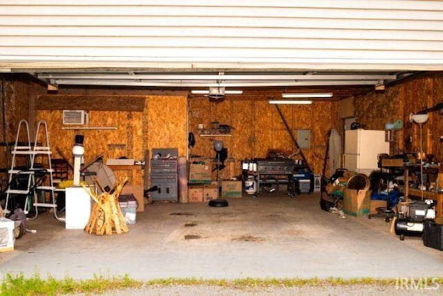 2447 S Meridian St, Marion, IN 46953 - view of garage