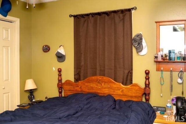 2447 S Meridian St, Marion, IN 46953 - view of bedroom