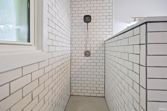 1413 Franklin St, Lafayette, IN 47905 - bathroom with tiled shower and tile walls