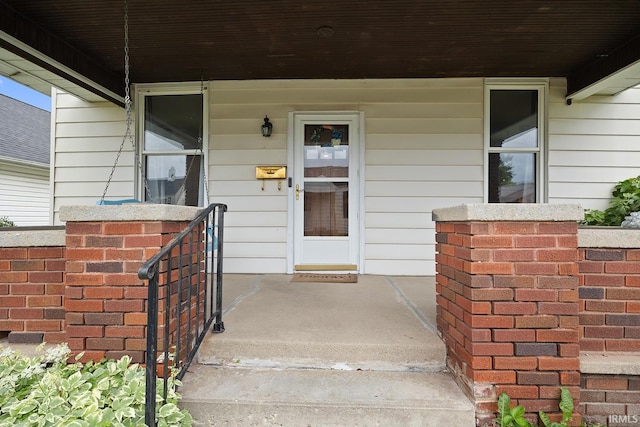 1413 Franklin St, Lafayette, IN 47905 - entrance to property with a porch