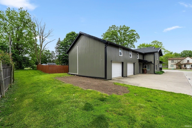 714 Hazel St, Auburn, IN 46706 - view of garage