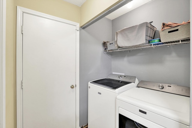 2210 S Laurelwood Cir, Bloomington, IN 47401 - laundry area with independent washer and dryer