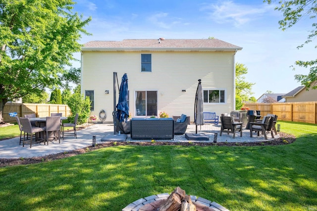 7805 W Kennedy Pkwy, Yorktown, IN 47396 - rear view of property with an outdoor hangout area and a patio area