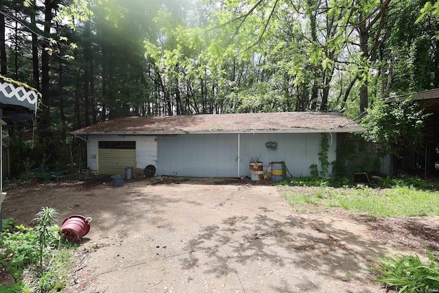 56825 Elmer Ave, South Bend, IN 46619 - garage featuring driveway