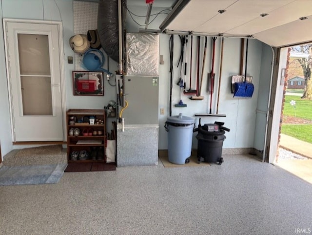 1880 N Michael Dr, Marion, IN 46952 - view of garage