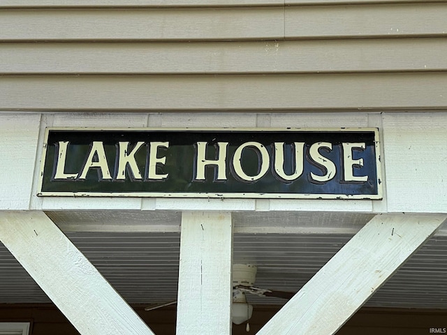 2124 Lakeview Dr, Washington, IN 47501 - exterior view
