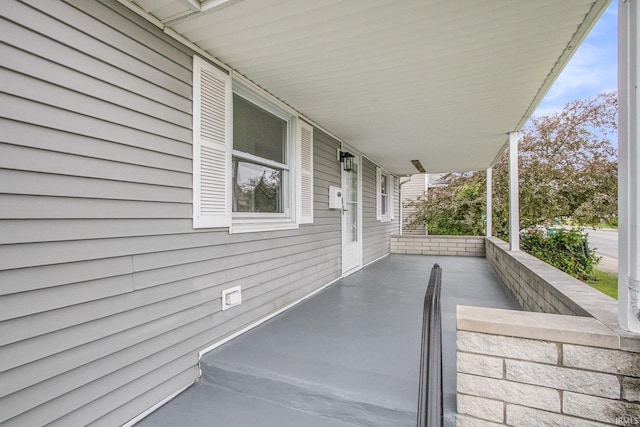 718 W 8th St, Mishawaka, IN 46544 - view of patio
