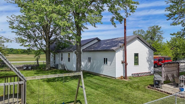 9143 S 900 W, Lafontaine, IN 46940 - view of side of home with metal roof