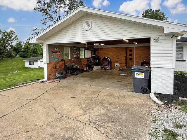 1238 W Wortman Rd, Evansville, IN 47725 - view of garage