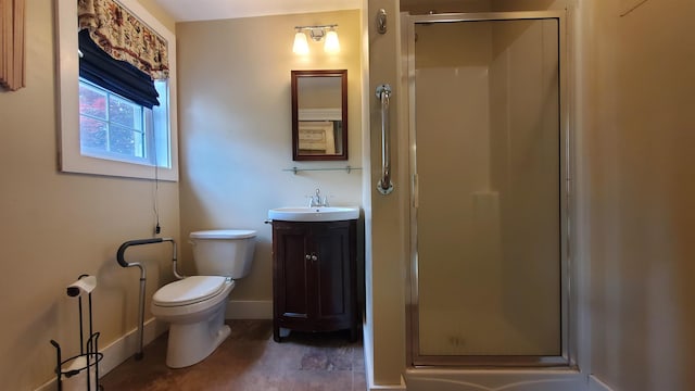 447 Englewood Ct, Fort Wayne, IN 46807 - full bathroom featuring a shower stall, toilet, vanity, and baseboards