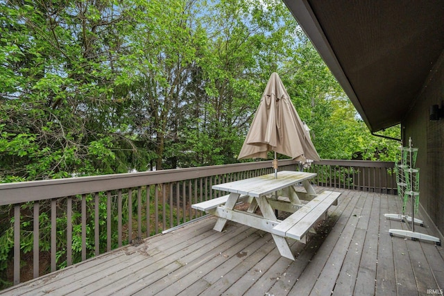 9531 Ledge Wood Ct, Fort Wayne, IN 46804 - deck featuring outdoor dining space