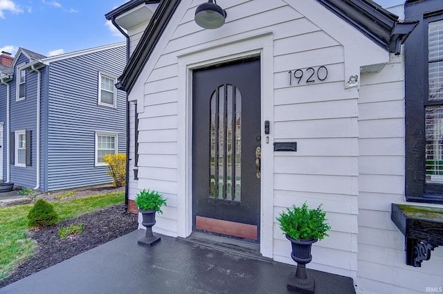 1920 Kenwood Ave, Fort Wayne, IN 46805 - view of exterior entry