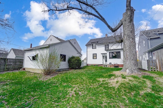 1920 Kenwood Ave, Fort Wayne, IN 46805 - view of rear view of property