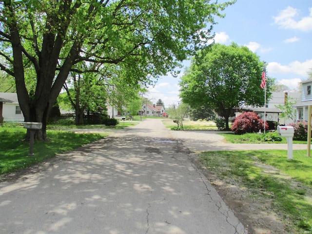 1103 S Jersey Ave, Muncie, IN 47302 - view of asphalt street