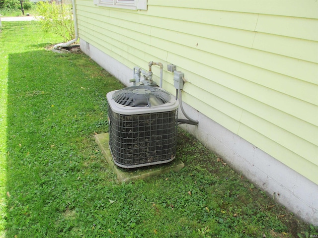 1103 S Jersey Ave, Muncie, IN 47302 - exterior view of cooling unit