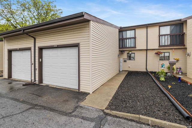 2106 Bayside Ct, Fort Wayne, IN 46804 - view of side of property