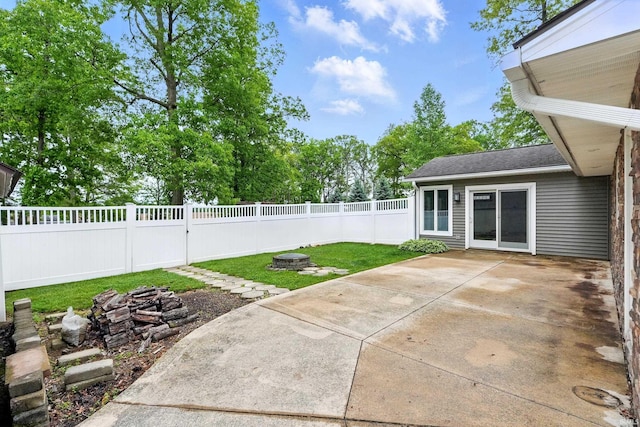 2882 E Hickory Ln, Columbia City, IN 46725 - view of yard featuring an outdoor fire pit and a patio