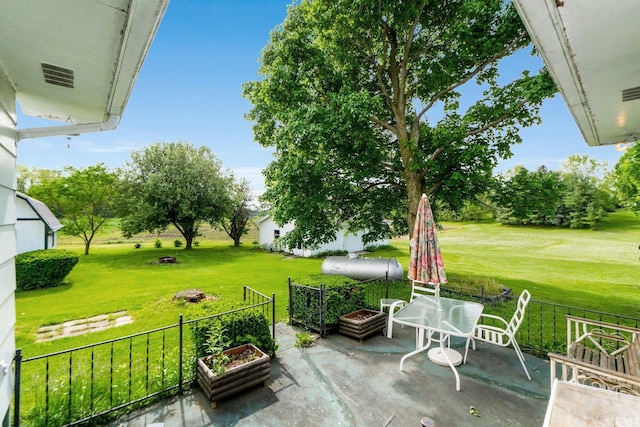 5460 N 550 E, Churubusco, IN 46723 - view of patio featuring an outdoor fire pit and view of golf course