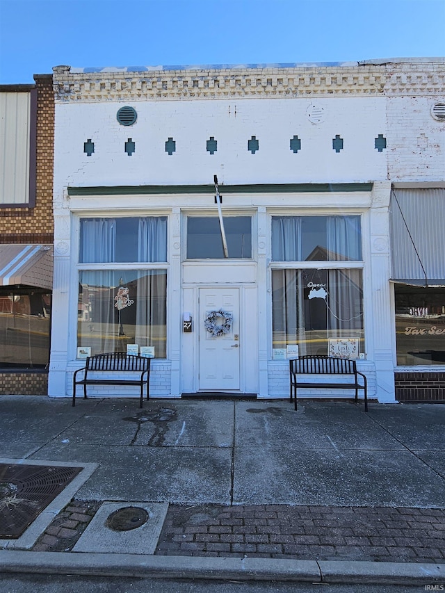 27 S Commerical St, Worthington, IN 47471 - view of building exterior