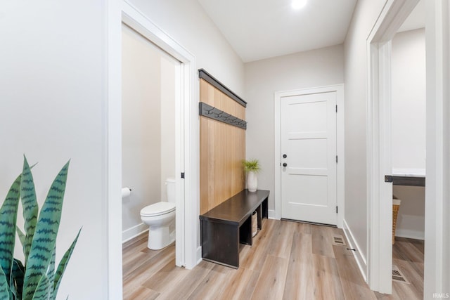 2088 Seward Lake Pass, Fort Wayne, IN 46814 - mudroom featuring light wood finished floors and baseboards
