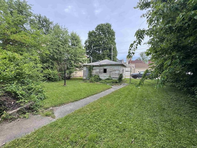 806 E Market St, Logansport, IN 46947 - view of grassy yard