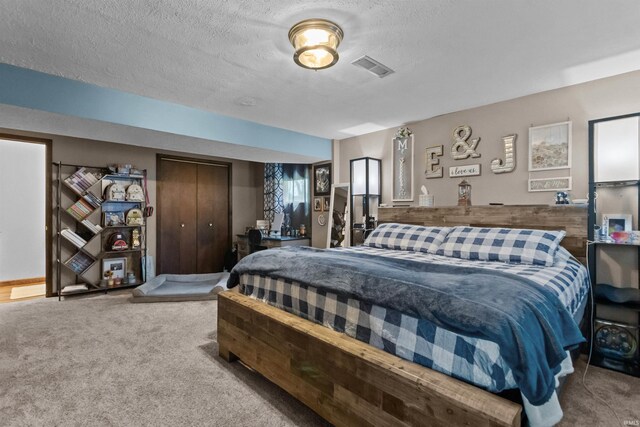1804 Saint Charles Ct, Kokomo, IN 46902 - bedroom with carpet and a textured ceiling