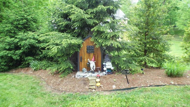 113 Lakewood Dr, Vincennes, IN 47591 - view of shed