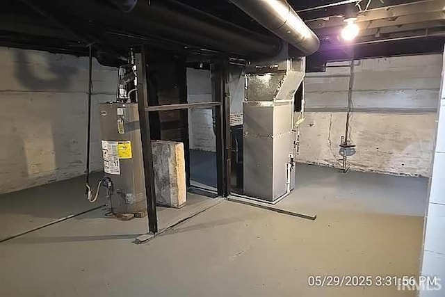 121 Altgeld St, South Bend, IN 46614 - unfinished basement with water heater
