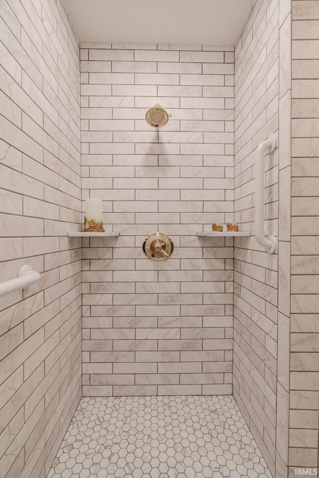 1023 Sunset Dr, Wabash, IN 46992 - full bathroom with a tile shower