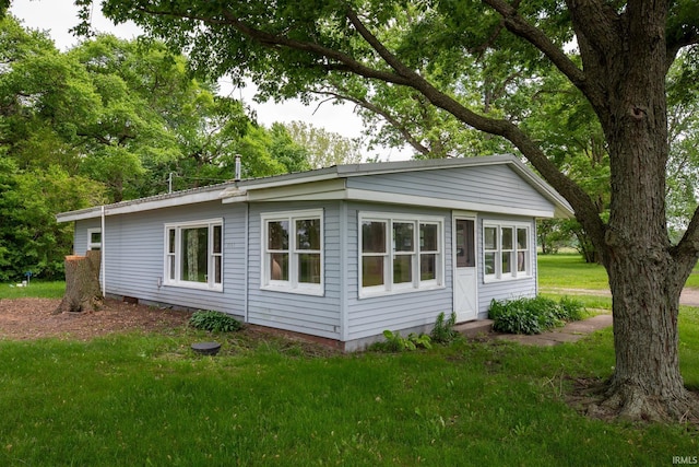 8147 15th Rd, Argos, IN 46501 - view of side of property with a yard