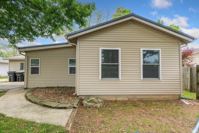 4618 Kekionga Dr, Fort Wayne, IN 46809 - view of side of property