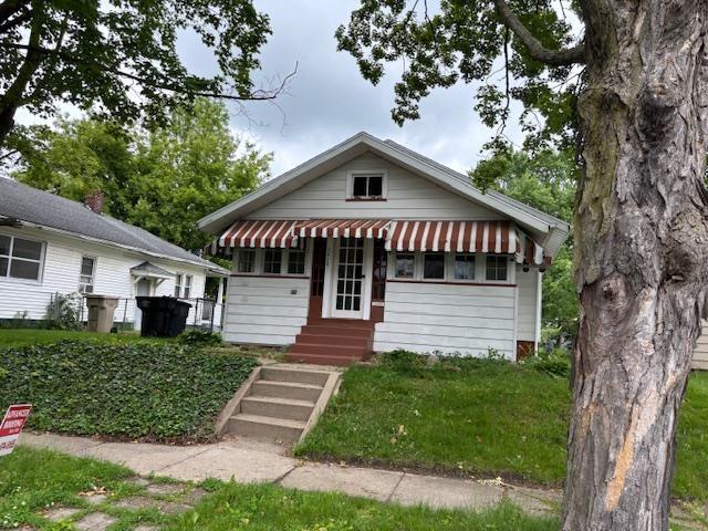 1515 E Donald St, South Bend, IN 46613 - view of bungalow-style house