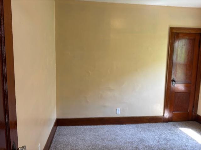 1515 E Donald St, South Bend, IN 46613 - spare room featuring carpet and baseboards