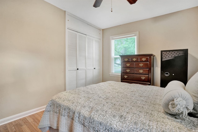 2012 Clayton Ave, Evansville, IN 47715 - bedroom featuring wood finished floors, baseboards, a closet, and a ceiling fan