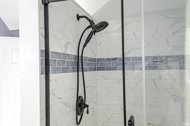11871 N Wayne St, Zanesville, IN 46799 - bathroom view of a stall shower