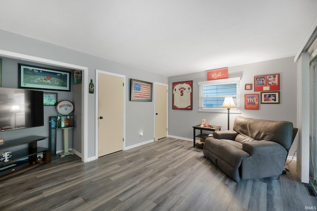 4112 Hiawatha Blvd, Fort Wayne, IN 46809 - sitting room with wood finished floors and baseboards