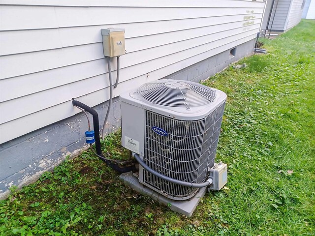 2550 N Kentucky Ave, Evansville, IN 47711 - exterior view of central AC unit