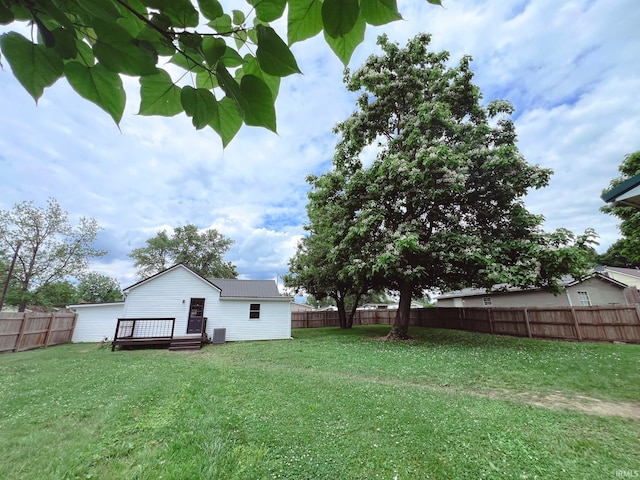 202 E Vine St, Mitchell, IN 47446 - view of yard with a wooden deck