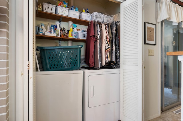 3106 W Brook Dr, Muncie, IN 47304 - laundry room featuring washer and clothes dryer