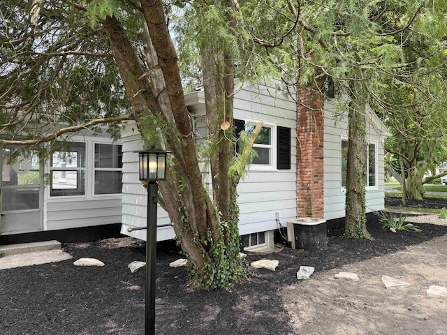 2425 Ojibway Trl, Fort Wayne, IN 46809 - view of home's exterior featuring cooling unit