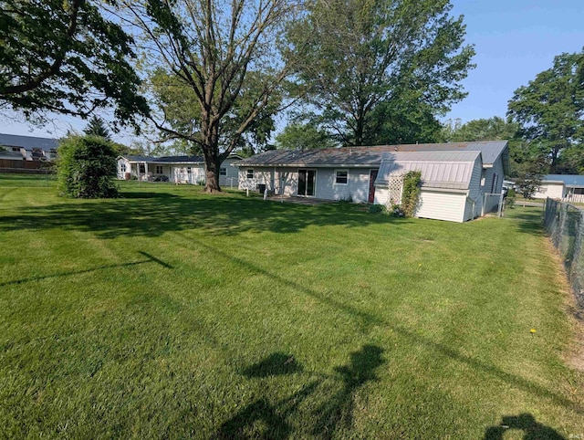 417 S Linn Grove Ave, Berne, IN 46711 - view of yard